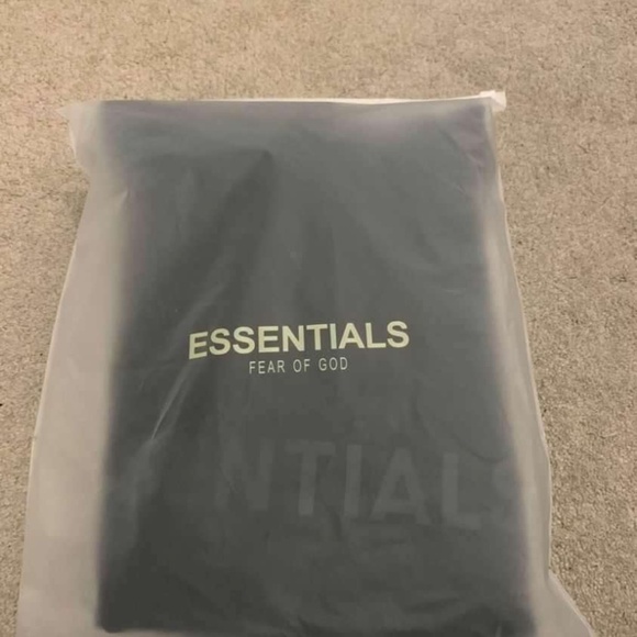 Essentials hoodie - Picture 4 of 4